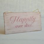 Tablita decorativa pictata manual- Happily ever after..