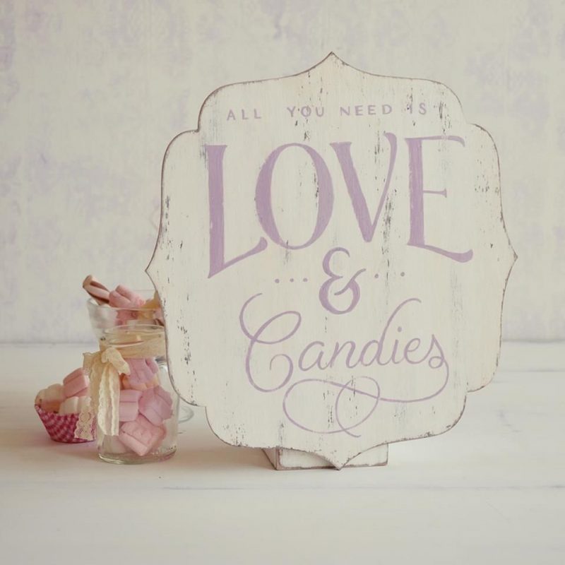 Tabllita decorativa pictata manual-Love & Candies