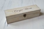 Cutie de vin pictata manual - Carpe Diem