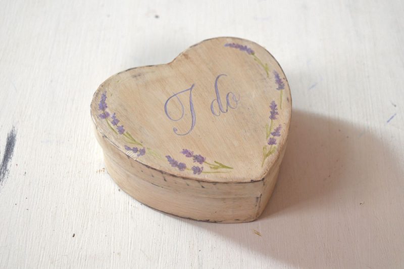 Cutie pentru verighete pictata manual- Lavender love