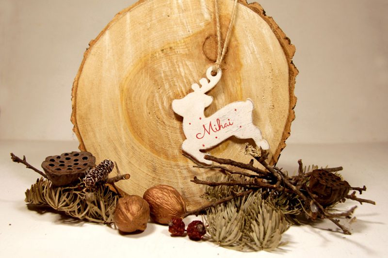 Ornament de brad personalizat cu nume- Santa's reindeer