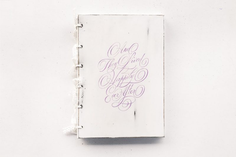 Guestbook personalizat, pictat manual -And they lived happily ever after