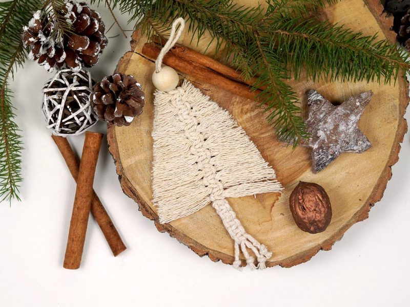 Xmas ornament pentru brad realizat manul din macrame forma de bradut 4