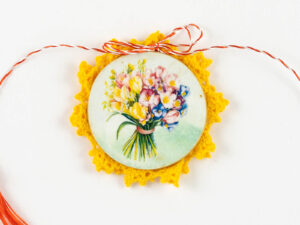 Broțișor – Broșă Mărțișor – Buchet de frezii